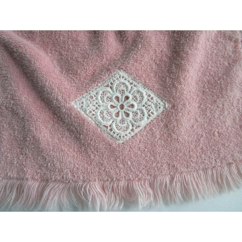 Vintage Pink Lace Embroidered Towel Set The Bathworks 4 Piece Guest GUC